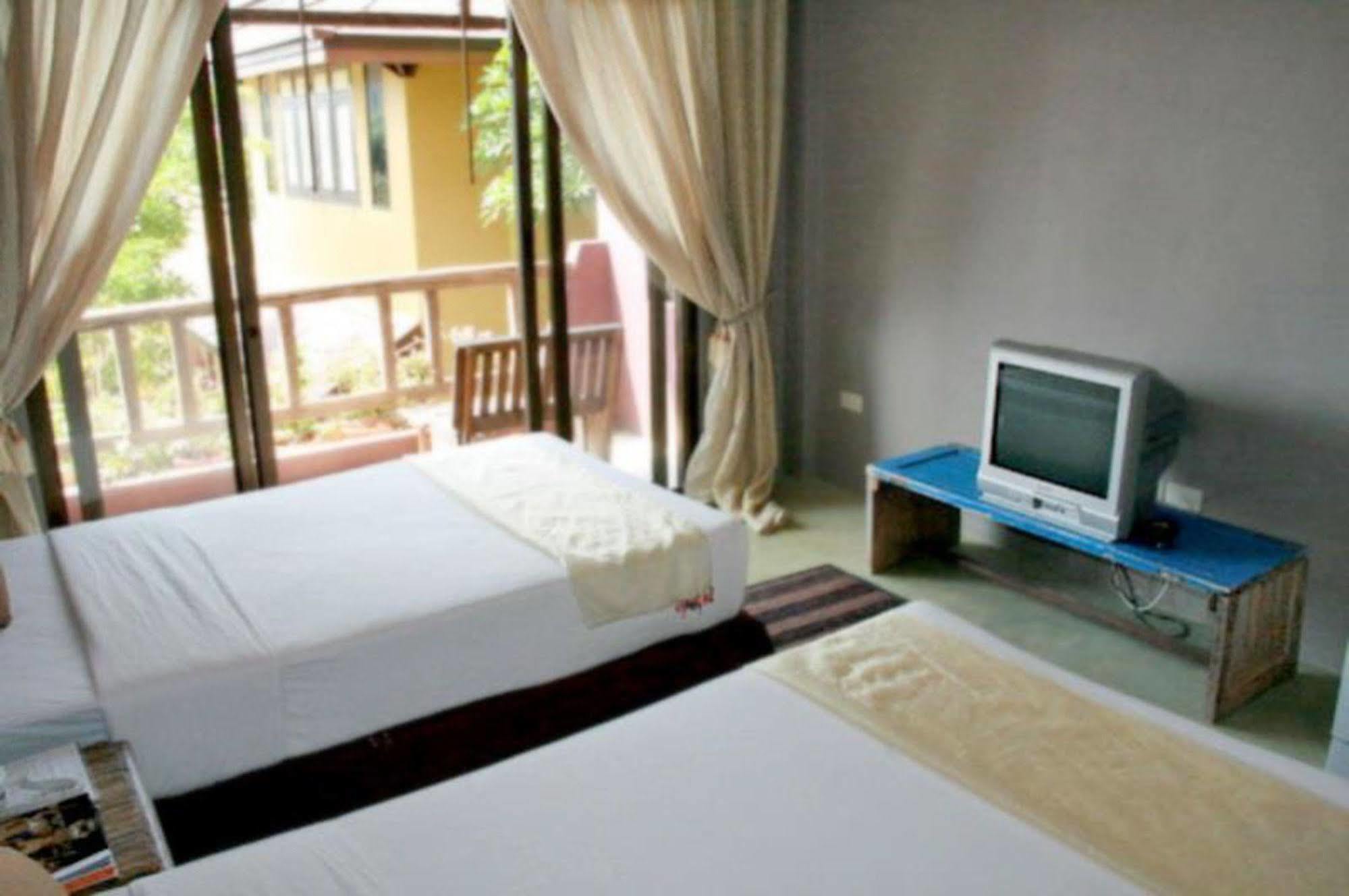 Baantoom Village And Resort Чантабури Екстериор снимка