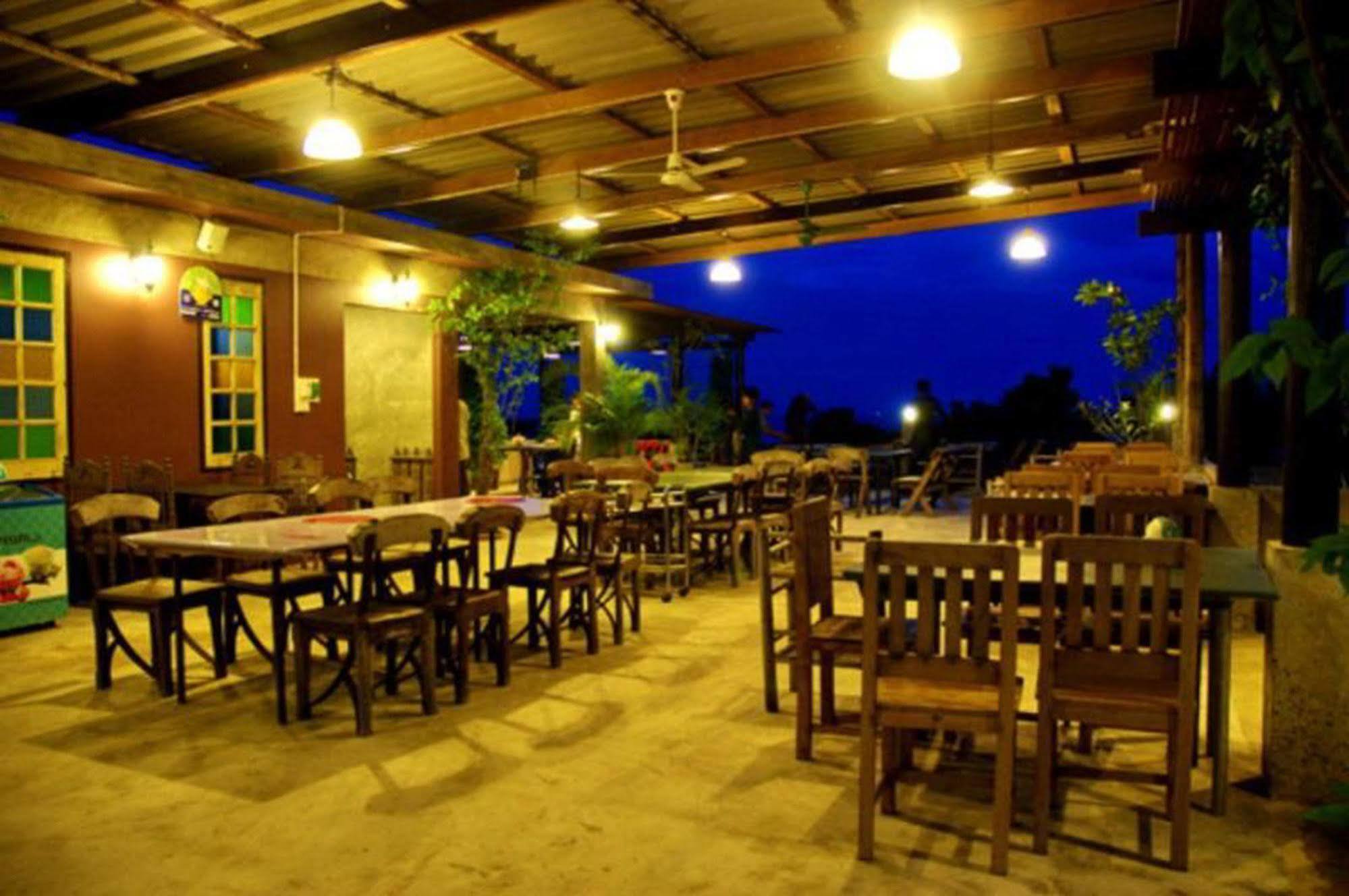 Baantoom Village And Resort Чантабури Екстериор снимка