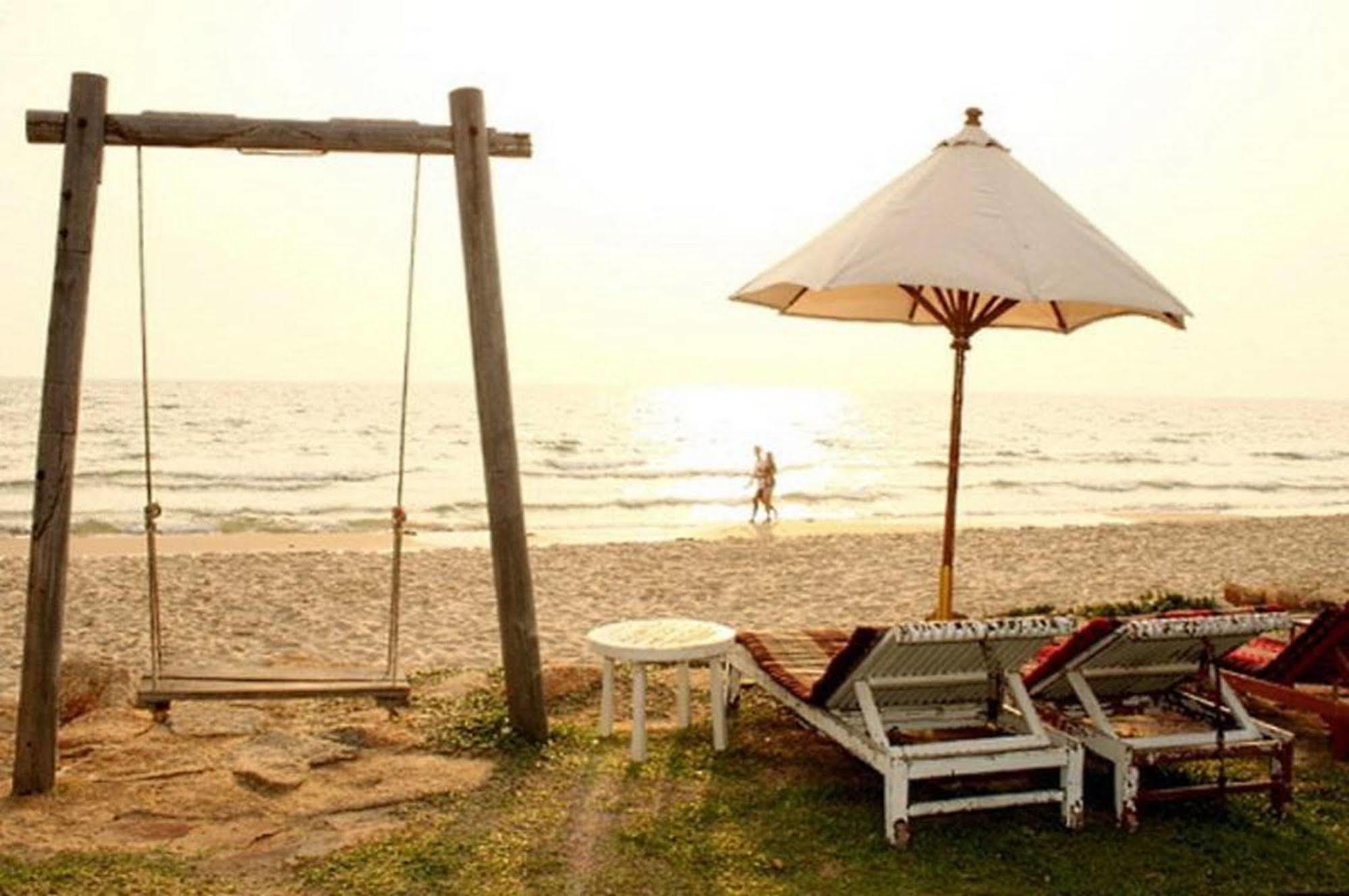 Baantoom Village And Resort Чантабури Екстериор снимка
